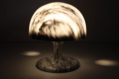  Laurel Lamp Company Small Tulip Shaped Marble Table Lamp 1960s