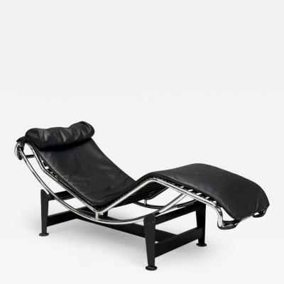  Le Corbusier Le Corbusier Style Mid Century Modern Black Leather Chaise Lounge 20th C 