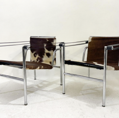  Le Corbusier Mid Century Modern Pair of LC1 Armchairs by Le Corbusier