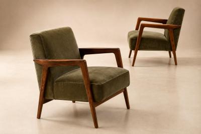  Liceu de Artes e Of cios Brazilian Modern Armchairs in Cavi na Olive Mohair Liceu de Artes e Of cios