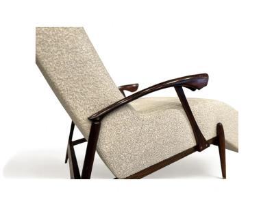  Liceu de Artes e Of cios Chaise Lounge in Beige Boucle Rosewood Att Liceu de Artes 1960s Lot 203A