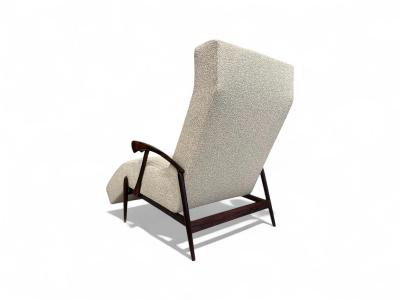  Liceu de Artes e Of cios Chaise Lounge in Beige Boucle Rosewood Att Liceu de Artes 1960s Lot 203A