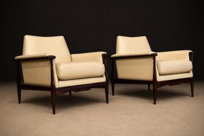  Liceu de Artes e Of cios Pair of Armchairs in Jacarand Rosewood and Leather Liceu de Artes e Oficios