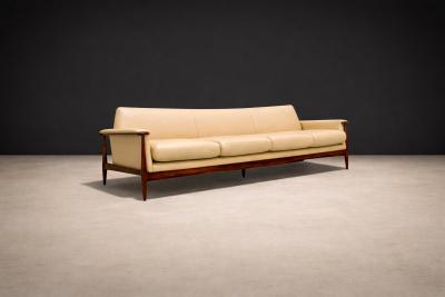  Liceu de Artes e Of cios Sofa in Rosewood Leather Liceu de Artes e Oficios 1960s