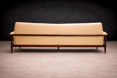  Liceu de Artes e Of cios Sofa in Rosewood Leather Liceu de Artes e Oficios 1960s