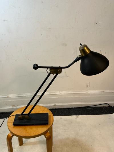 Lightolier MID CENTURY MODERNIST BLACK AND BRASS WHEEL ADJUSTABLE LAMP