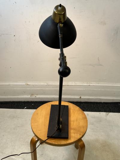  Lightolier MID CENTURY MODERNIST BLACK AND BRASS WHEEL ADJUSTABLE LAMP