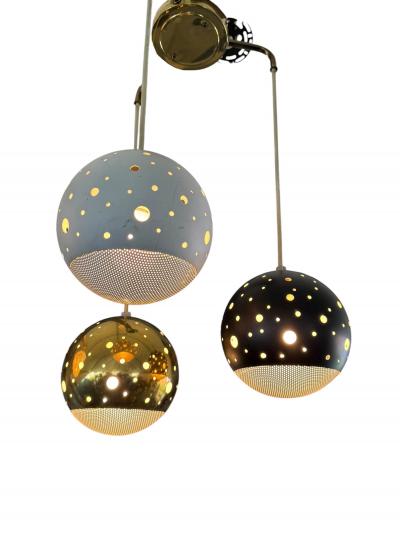  Lightolier MID CENTURY MODERNIST BRASS WHITE BLACK ENAMEL THREE BALL CHANDELIER