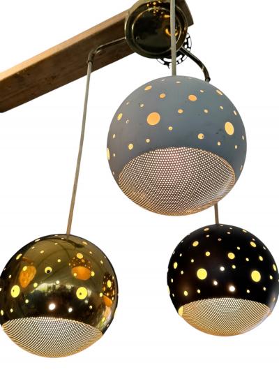  Lightolier MID CENTURY MODERNIST BRASS WHITE BLACK ENAMEL THREE BALL CHANDELIER