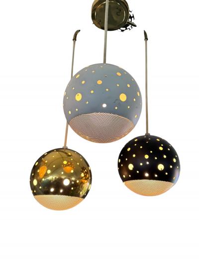  Lightolier MID CENTURY MODERNIST BRASS WHITE BLACK ENAMEL THREE BALL CHANDELIER