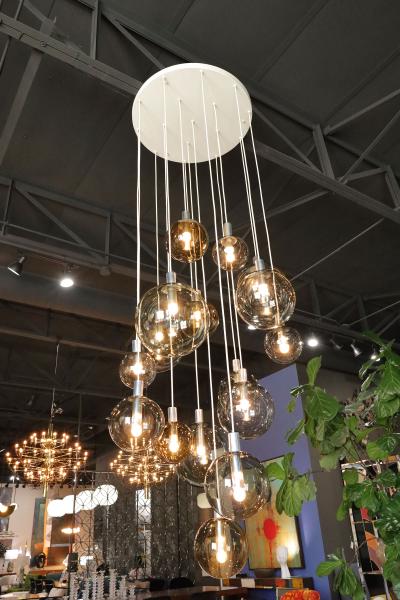  Lightolier Monumental Cascade Chandelier by Lightolier 16 Globes 1970s