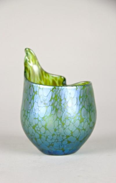  Loetz 20th Century Iriscident Loetz Witwe Glass Vase Creta Papillon Bohemia ca 1902