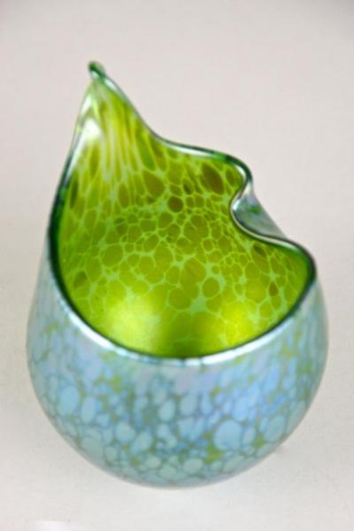  Loetz 20th Century Iriscident Loetz Witwe Glass Vase Creta Papillon Bohemia ca 1902
