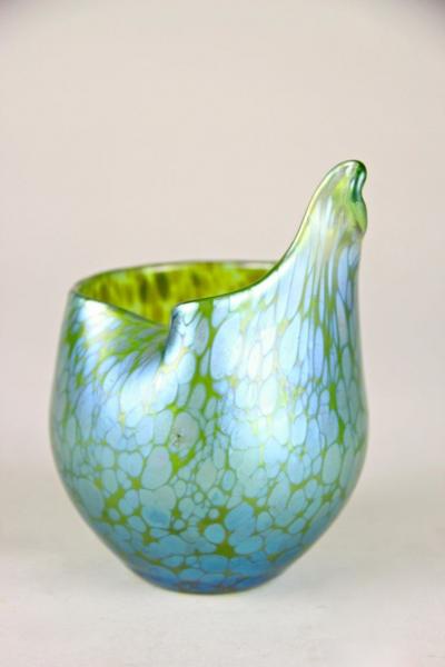  Loetz 20th Century Iriscident Loetz Witwe Glass Vase Creta Papillon Bohemia ca 1902