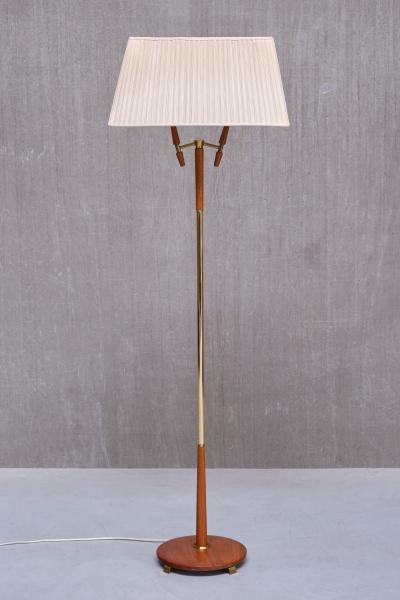 M llers Armatur Elektriska M ller Armatur Eskilstuna Two Arm Floor Lamp in Brass and Teak Sweden 1950s