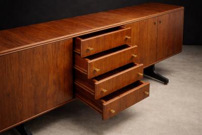  M veis Cimo Cimo Brazilian Rosewood Credenza and Brass Hardware 1960s