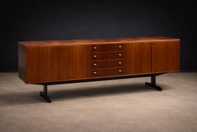  M veis Cimo Cimo Brazilian Rosewood Credenza and Brass Hardware 1960s