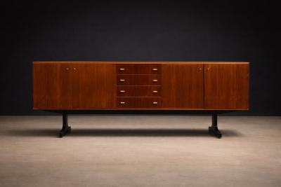  M veis Cimo Cimo Brazilian Rosewood Credenza and Brass Hardware 1960s