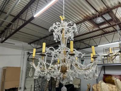  Maison Bagu s 19th Century Italian Giltwood And Crystal Genovese Chandelier