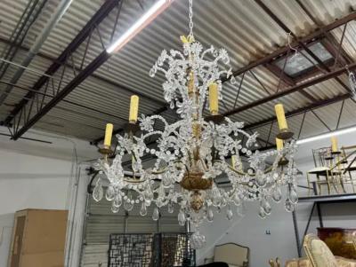  Maison Bagu s 19th Century Italian Giltwood And Crystal Genovese Chandelier