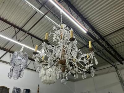  Maison Bagu s 19th Century Italian Giltwood And Crystal Genovese Chandelier