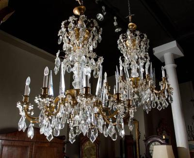  Maison Bagu s IMPORTANT PAIR OF CRYSTAL CHANDELIERS BY MAISON BAGU S