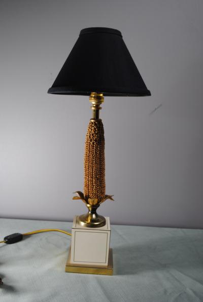  Maison Le Dauphin Maison Le Dauphin Les Maizieres Corncob lamp