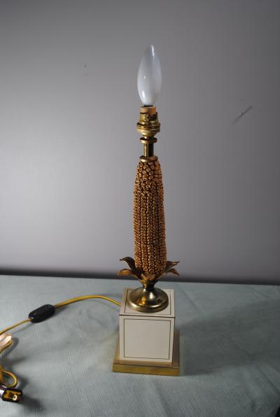  Maison Le Dauphin Maison Le Dauphin Les Maizieres Corncob lamp