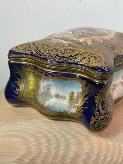  Manufacture Nationale de S vres Sevres Porcelain MONUMENTAL SEVRES PORCELAIN AND ORMOLU BOX
