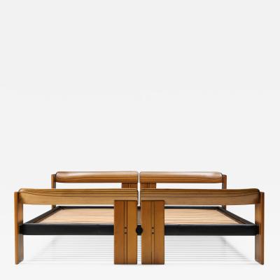  Maxalto Afra Tobia Scarpa Artona Walnut King Size Bed for Maxalto 1975