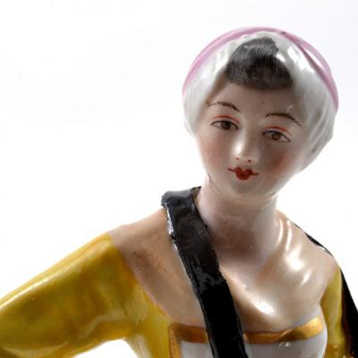  Meissen Meissen Porcelain Figurine Girl with a Basket of Baked Pretzels