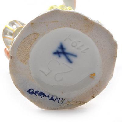  Meissen Meissen Porcelain Figurine of a Cupid as an Egg Seller