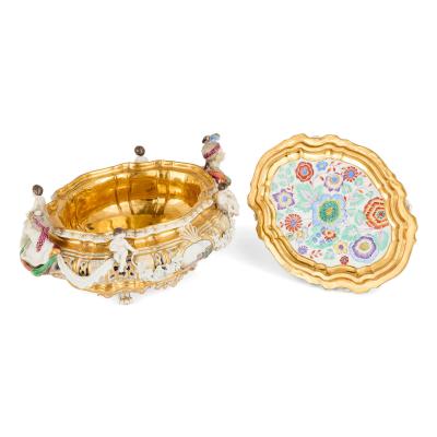  Meissen Porcelain Manufactory Antique German porcelain tureen with cover by Meissen