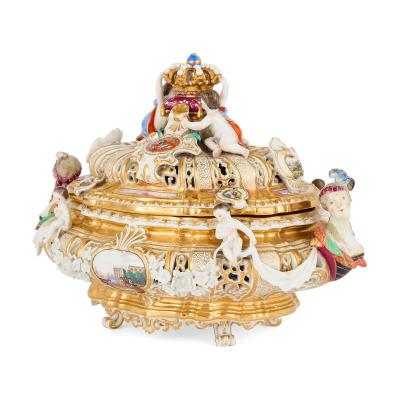  Meissen Porcelain Manufactory Antique German porcelain tureen with cover by Meissen