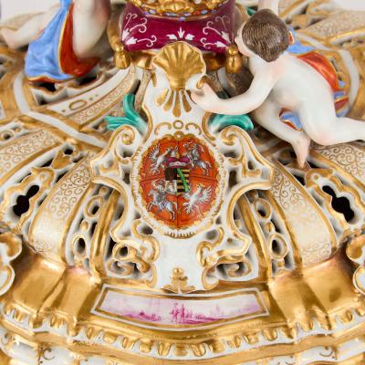  Meissen Porcelain Manufactory Antique German porcelain tureen with cover by Meissen