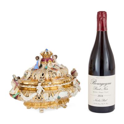  Meissen Porcelain Manufactory Antique German porcelain tureen with cover by Meissen