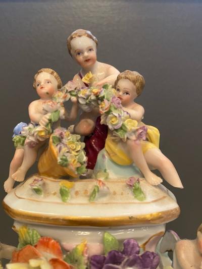 Meissen Porcelain Manufactory BEAUTIFUL MEISSEN CHERUB AND FLOWERS PORCELAIN CLOCK