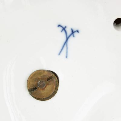  Meissen Porcelain Manufactory Large Meissen porcelain Rococo style centrepiece