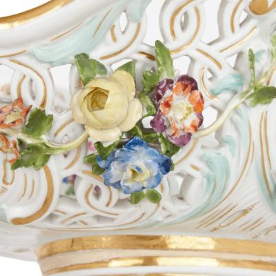  Meissen Porcelain Manufactory Large Meissen porcelain Rococo style centrepiece