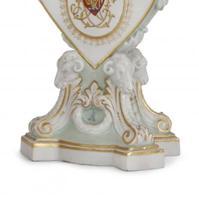  Meissen Porcelain Manufactory Pair of Meissen porcelain heart shaped candleholders