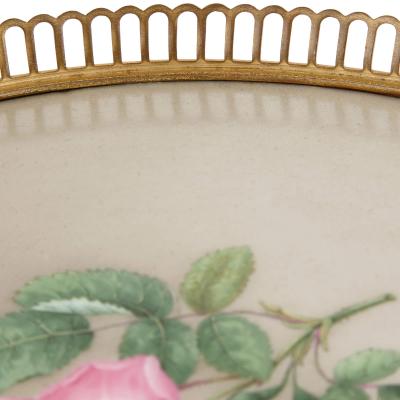  Meissen Porcelain Manufactory Pair of gilt metal gueridons with Meissen porcelain tops