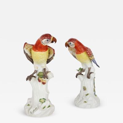  Meissen Porcelain Manufactory Pair of large Meissen models of parrots circa 1986 and 1988