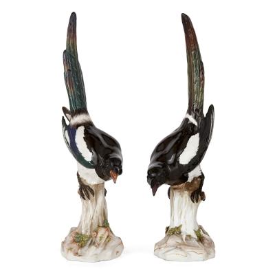  Meissen Porcelain Manufactory Pair of large Meissen porcelain models of magpies