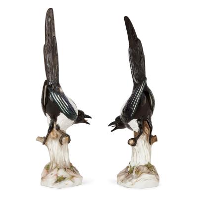  Meissen Porcelain Manufactory Pair of large Meissen porcelain models of magpies