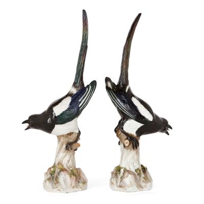  Meissen Porcelain Manufactory Pair of large Meissen porcelain models of magpies