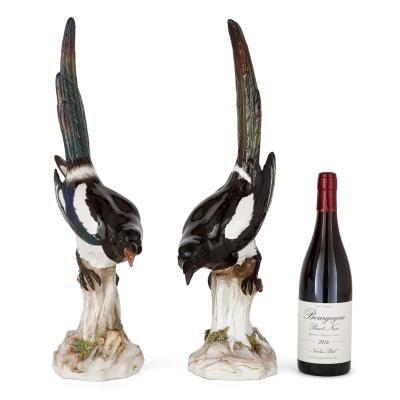  Meissen Porcelain Manufactory Pair of large Meissen porcelain models of magpies