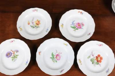  Meissen Porcelain Manufactory Set of 24 Pieces German Meissen Porcelain Dinner Service with Floral Decor