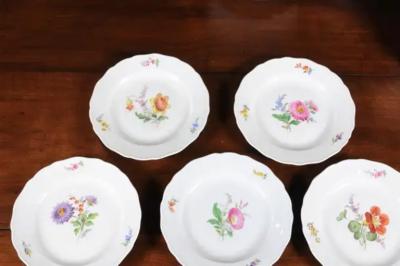  Meissen Porcelain Manufactory Set of 24 Pieces German Meissen Porcelain Dinner Service with Floral Decor