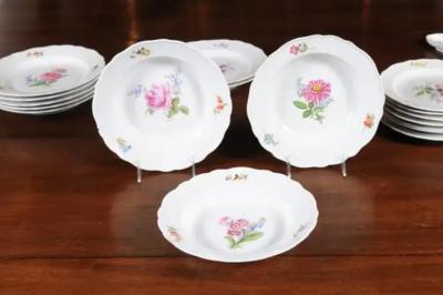  Meissen Porcelain Manufactory Set of 24 Pieces German Meissen Porcelain Dinner Service with Floral Decor