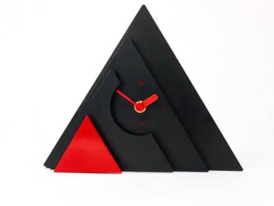  Memphis Milano Postmodern Pyramid Desk or Table Clock by Makiko Taniguchi Japan 1980s